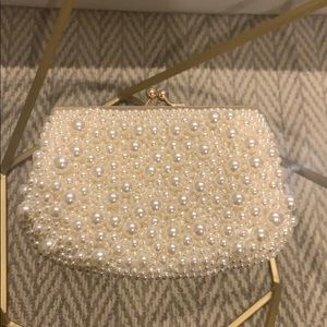 Pearl clutch